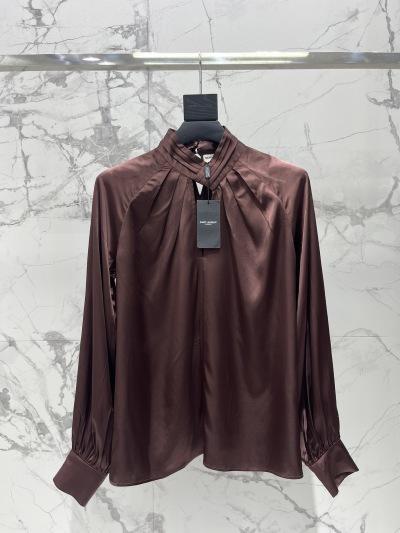 Блузка Saint Laurent из атласа с воротником-стойкой и драпировкой