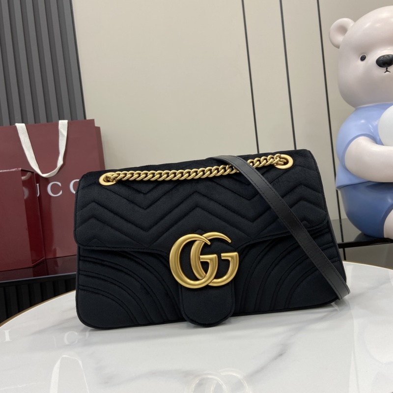 Черная сумка Gucci с золотой фурнитурой