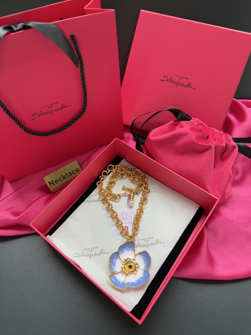 Колье с цветочным подвеском Schiaparelli