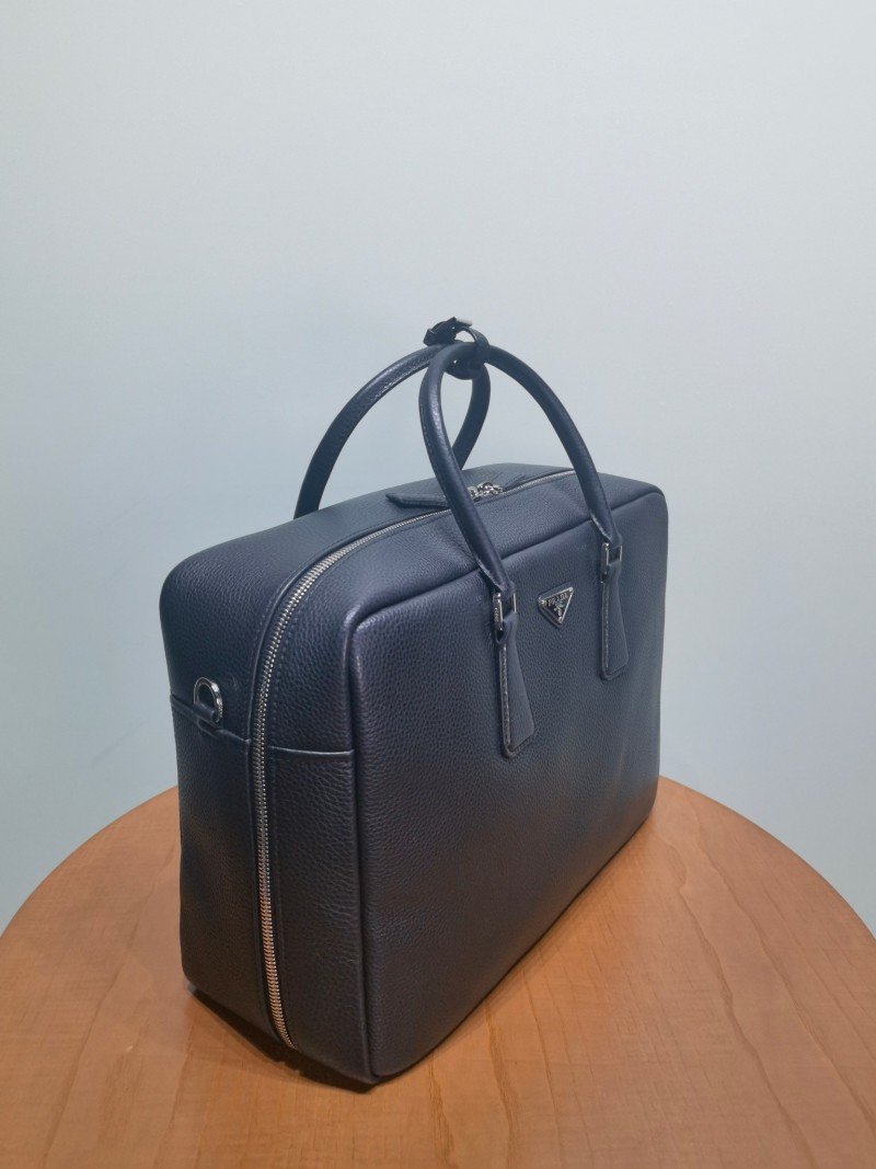 Мужской портфель Prada, тёмный, с ремнем через плечо