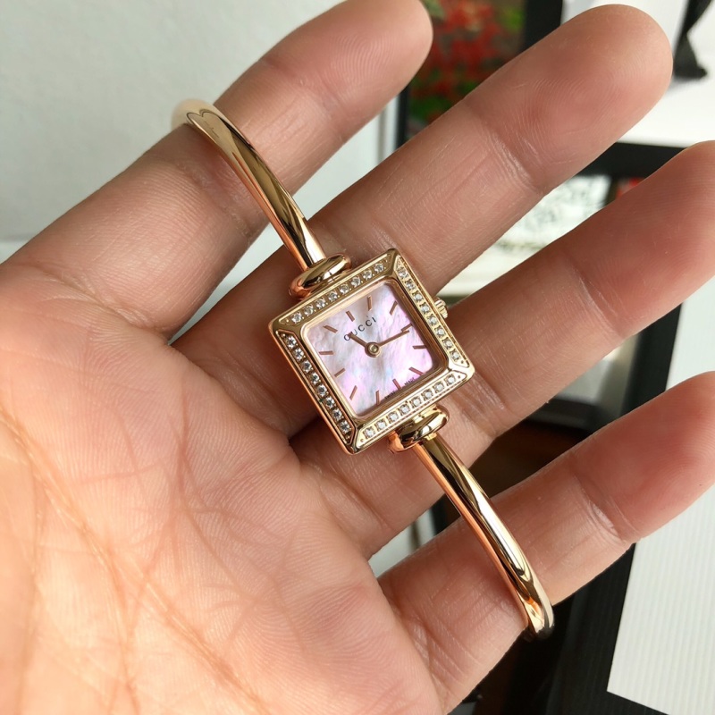 Часы Gucci