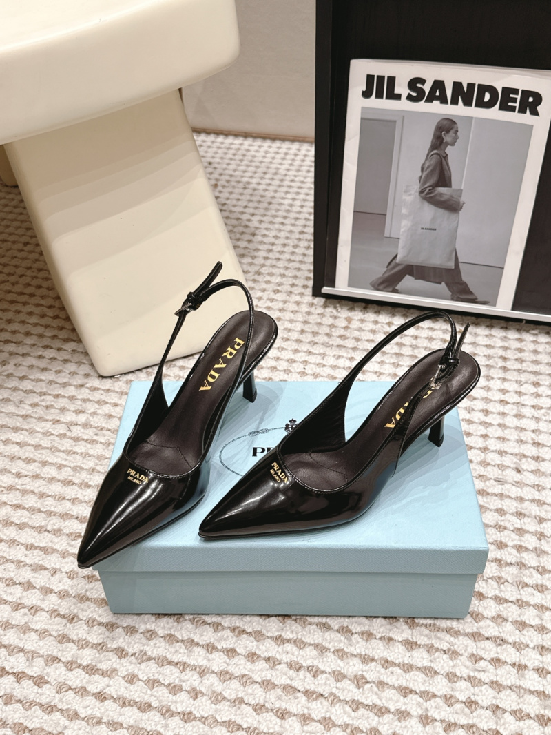 Женские черные лаковые кожаные сандалии на высоком каблуке Prada