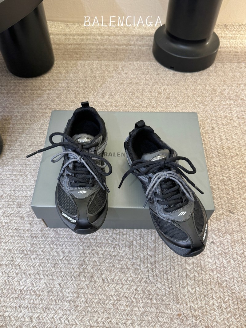 Кроссовки Balenciaga Rader