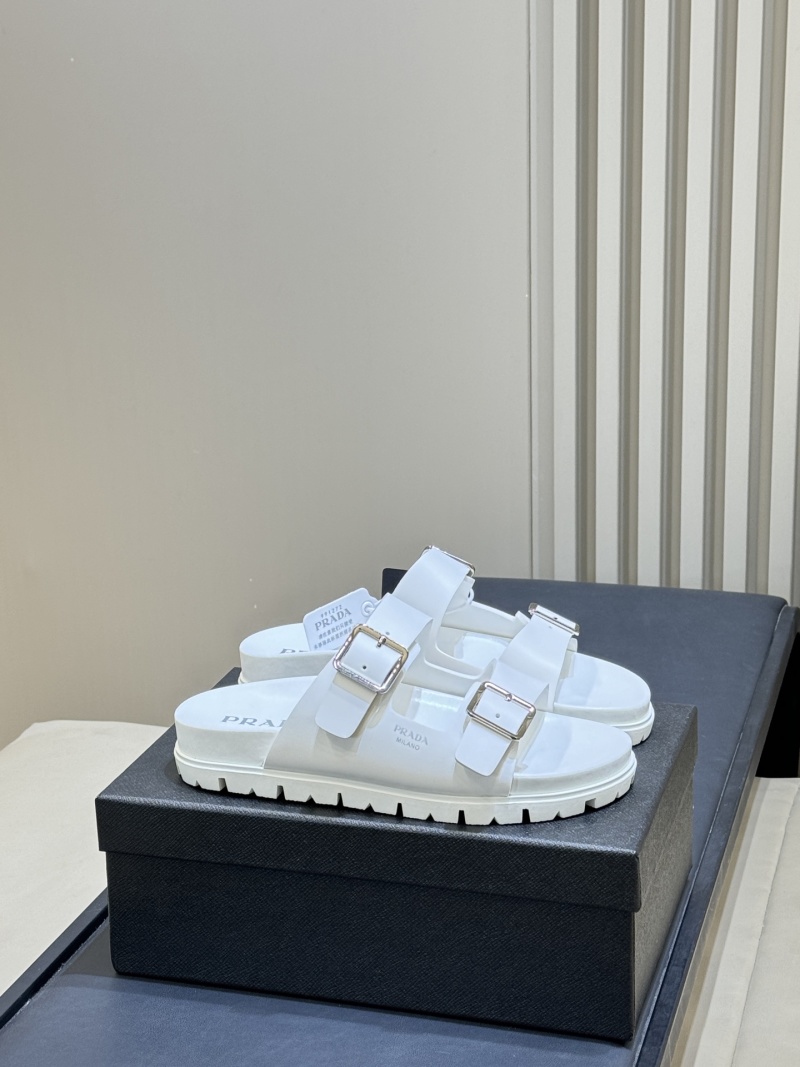 Шлёпанцы Prada