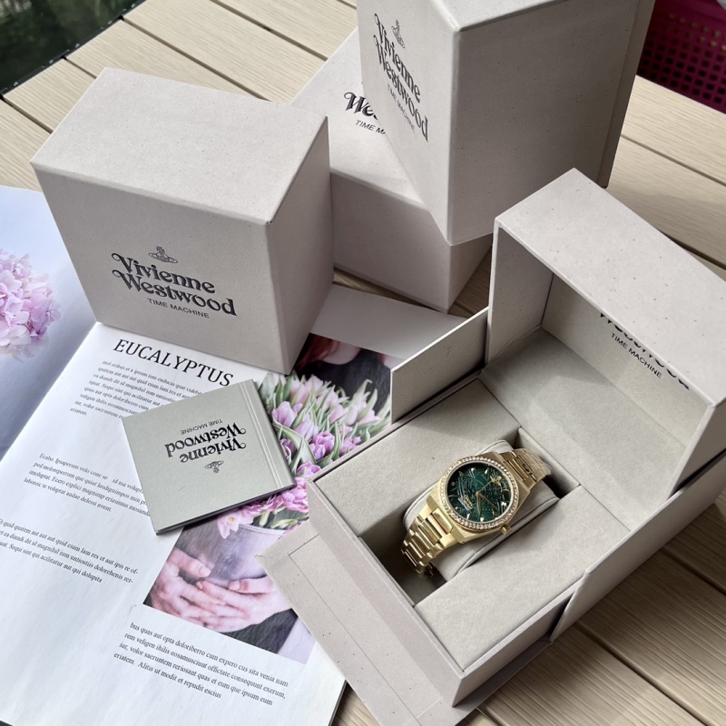 Часы Vivienne Westwood