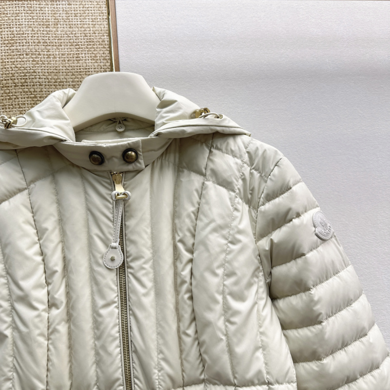Пуховик Moncler
