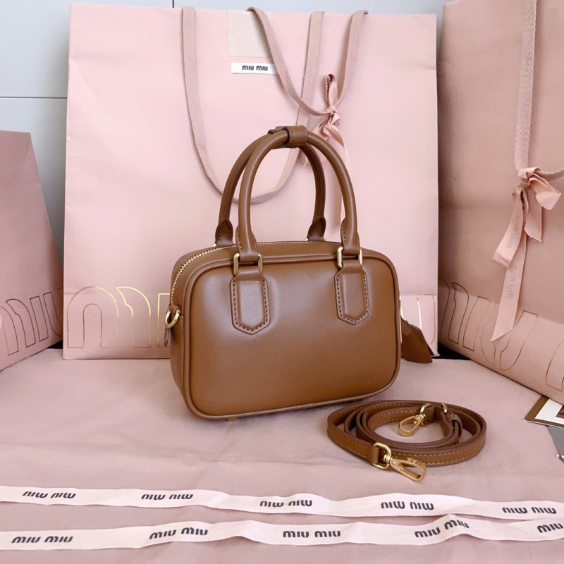 Сумка Miu Miu боулинг коричневого цвета