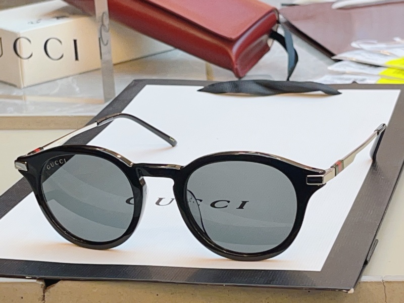 Солнцезащитные очки Gucci GG1890SA