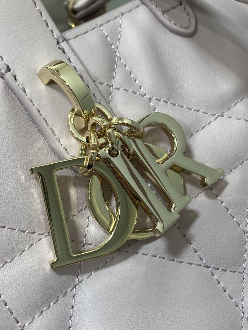 Сумка Dior Lady Dior розовый