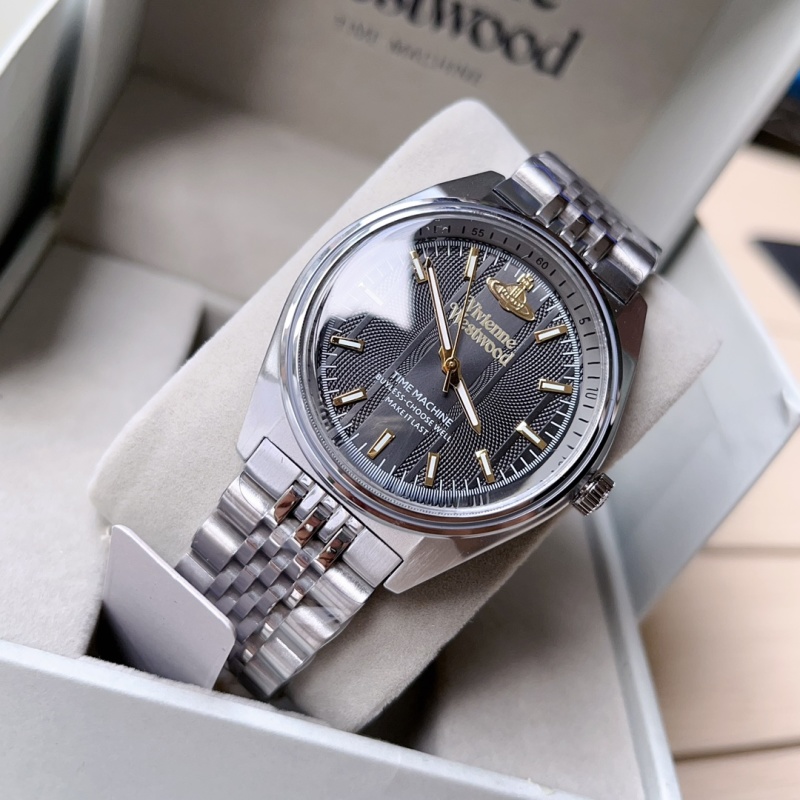 Часы Vivienne Westwood
