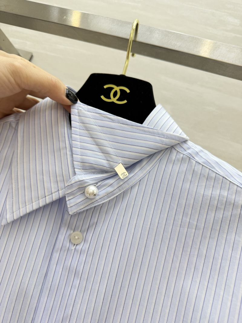 Рубашка женская в голубую полоску с карманами и вышивкой Chanel