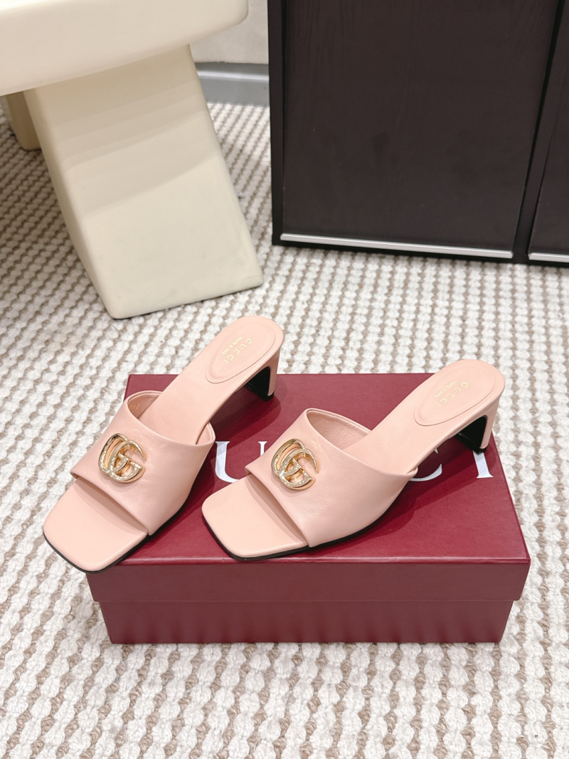 Женские розовые шлёпанцы Gucci с логотипом