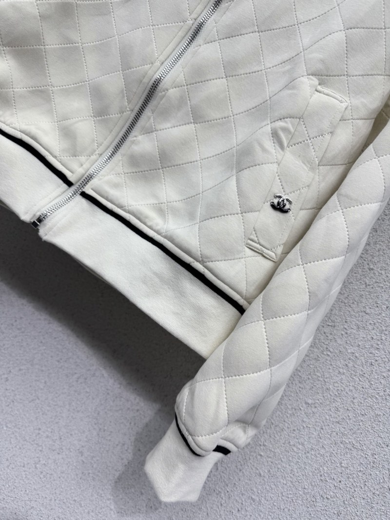 Костюм с квадратной стёганой текстурой Chanel