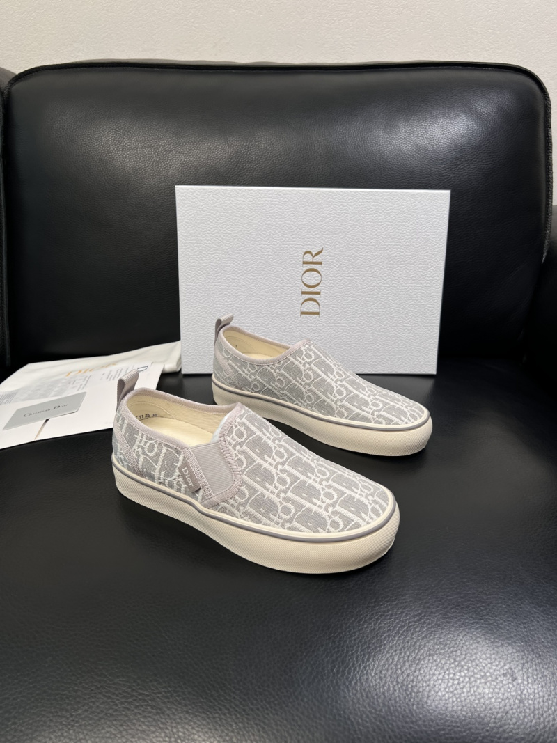 Слипоны Dior с фирменным монограммом