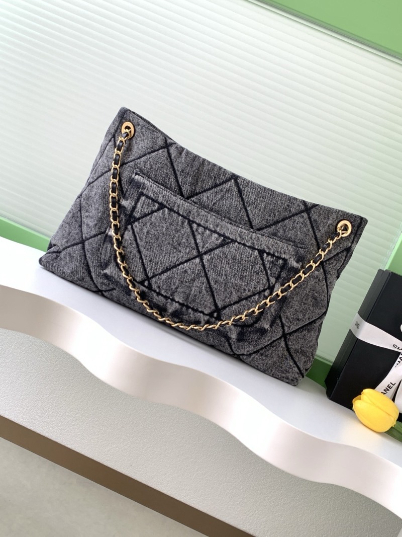 Сумка из джинсовой ткани с классической стёжкой Chanel