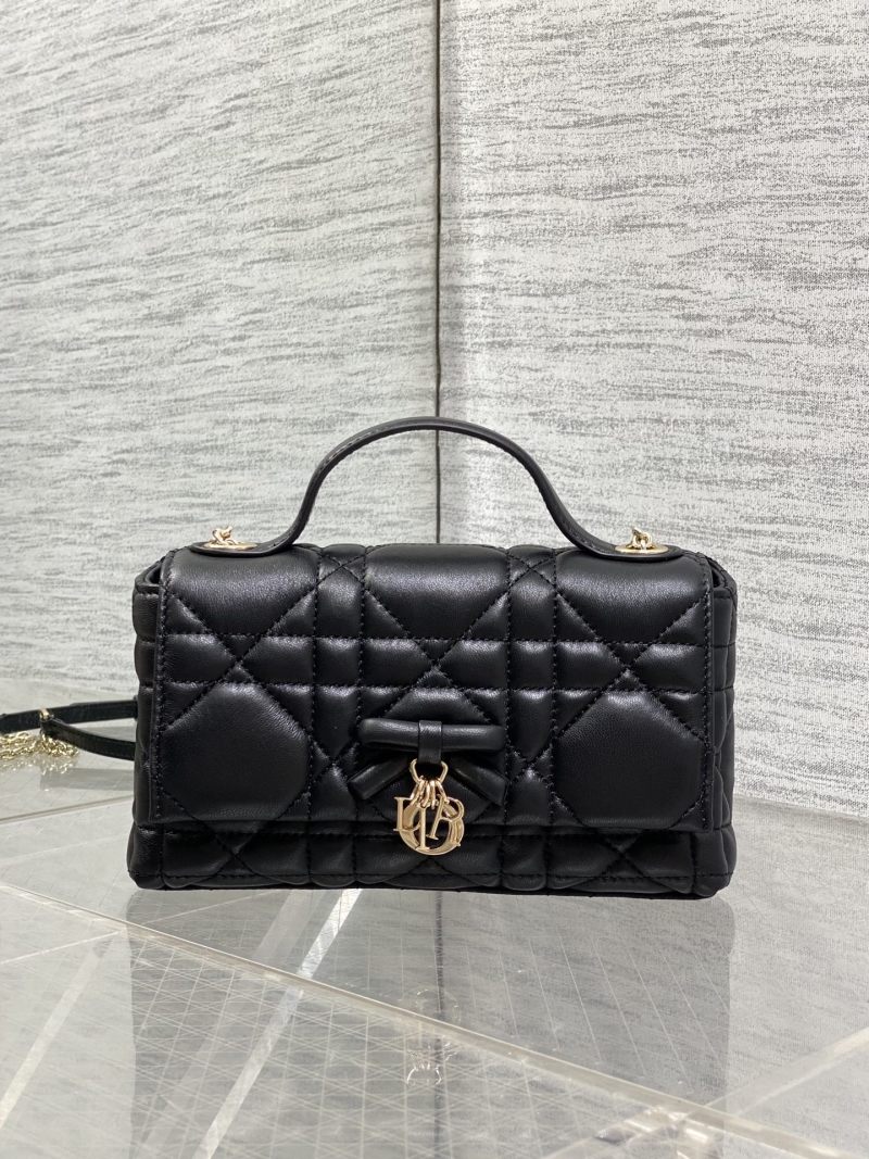 Черная сумка Dior с цепочкой и ручкой