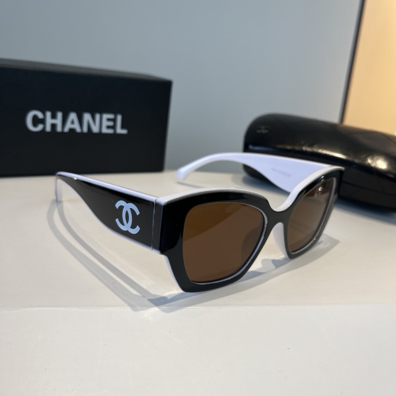 Солнцезащитные очки Chanel