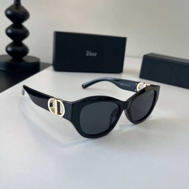 Солнцезащитные очки Dior