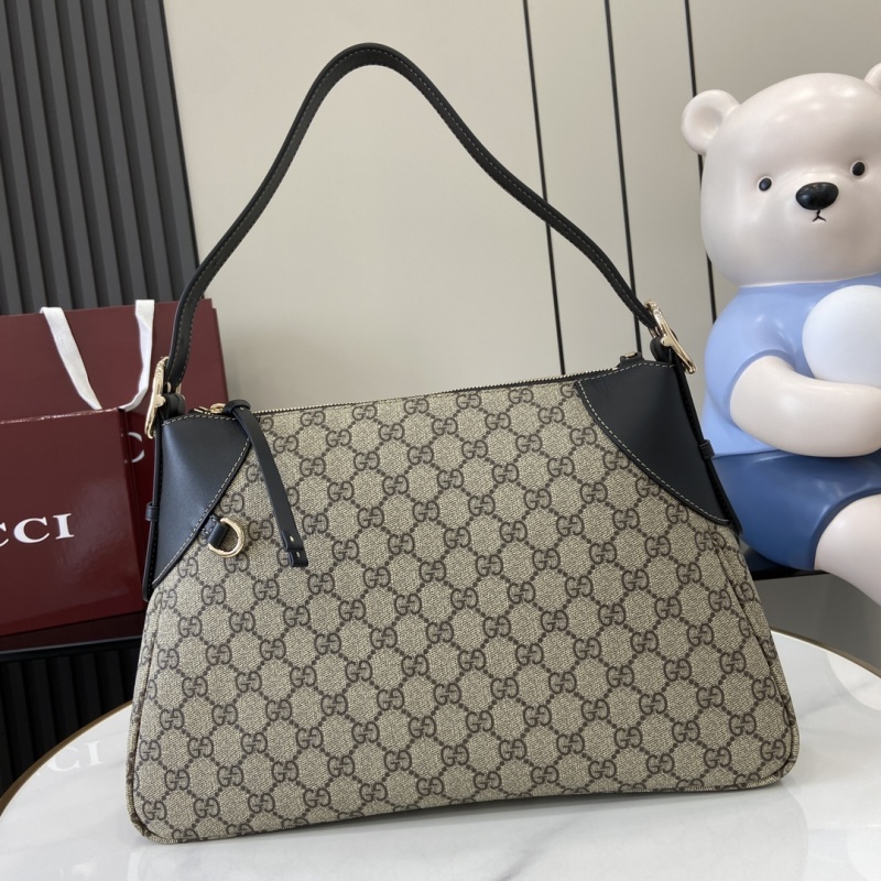 Сумка Gucci с монограммой