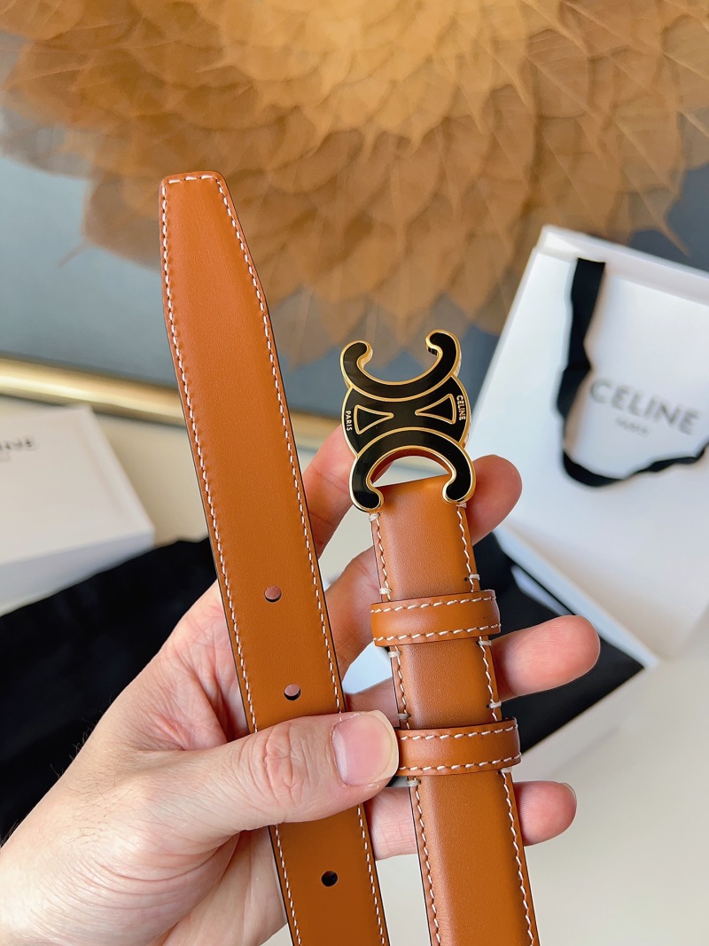 Женский кожаный ремень Céline с треугольной пряжкой Triomphe Celine