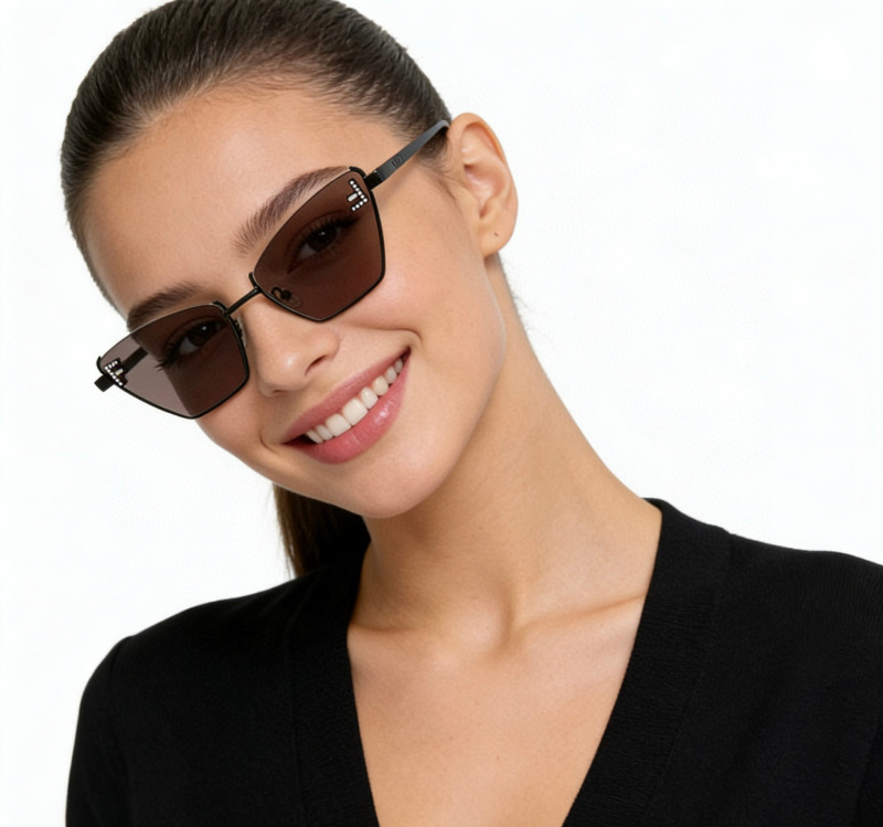 Солнцезащитные очки Emporio Armani
