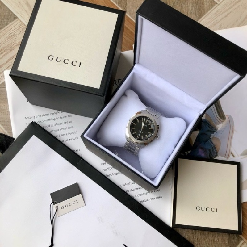 Часы Gucci