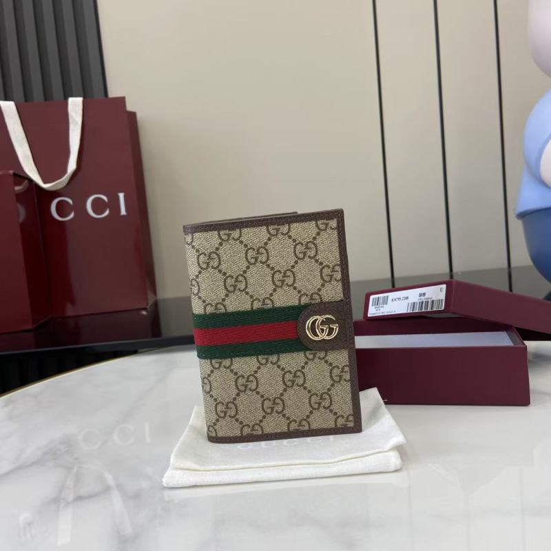 Портмоне Gucci с монограммой и кантом