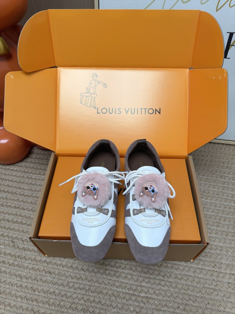 Женские балетки Louis Vuitton белого цвета