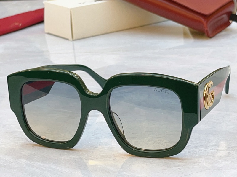 Солнцезащитные очки Gucci GG1546S