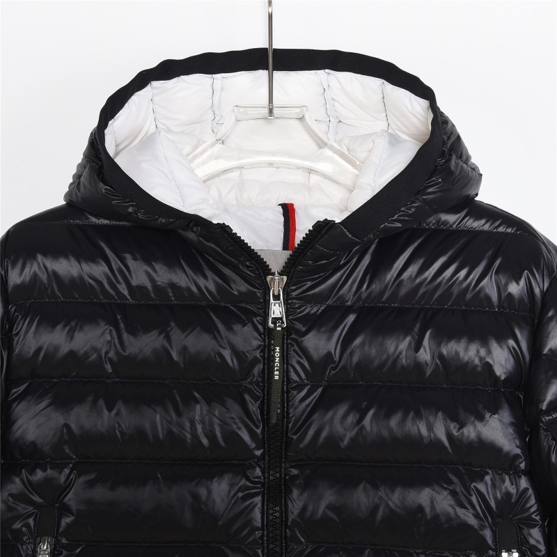 Пуховик Moncler