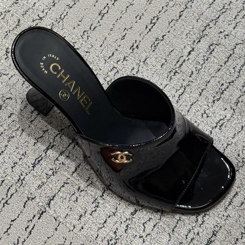 Шлепанцы Chanel черные
