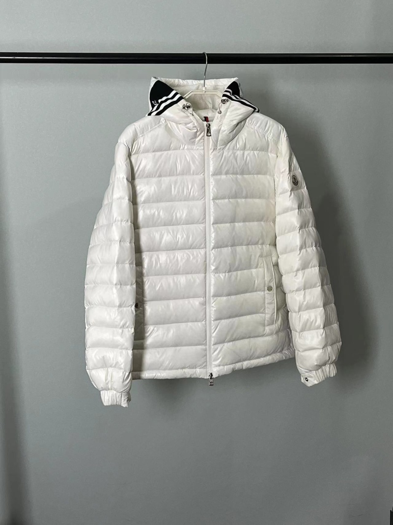 Пуховик Moncler