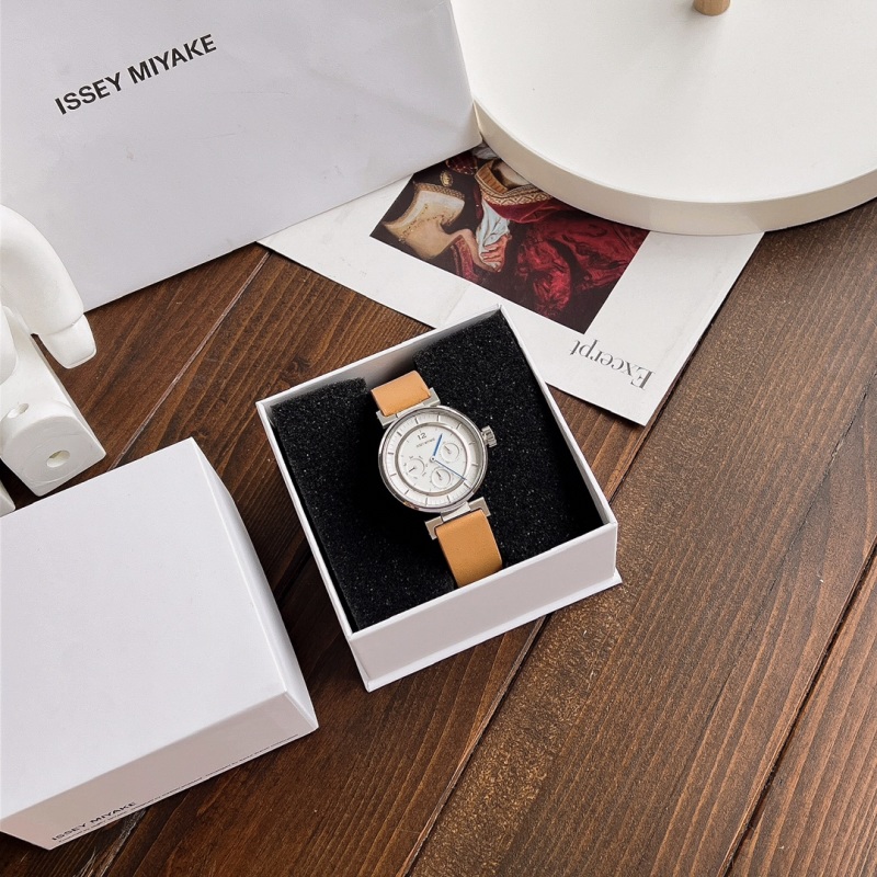 Часы Issey Miyake