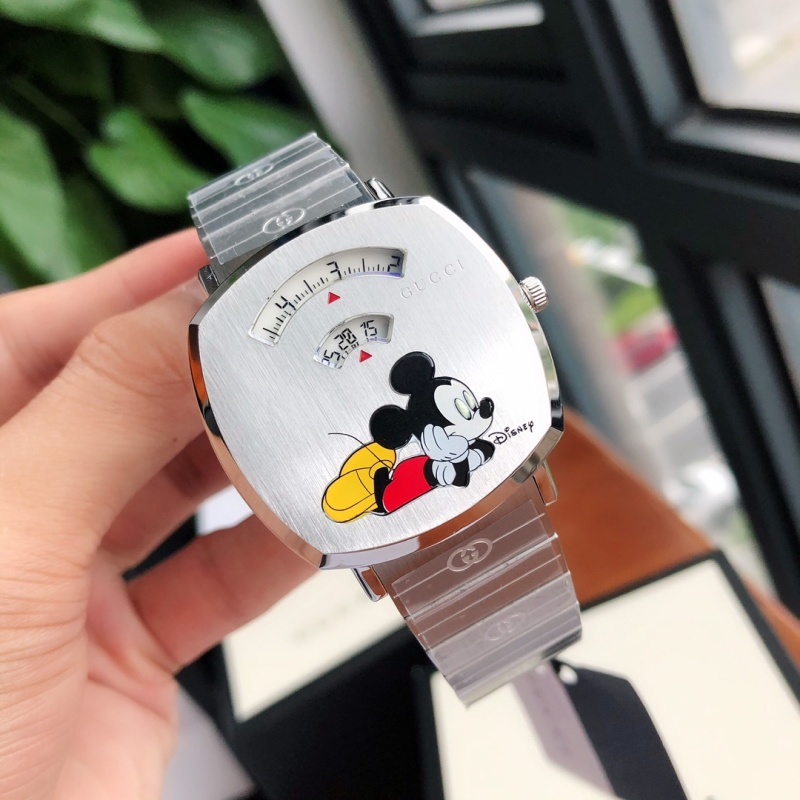 Часы Gucci