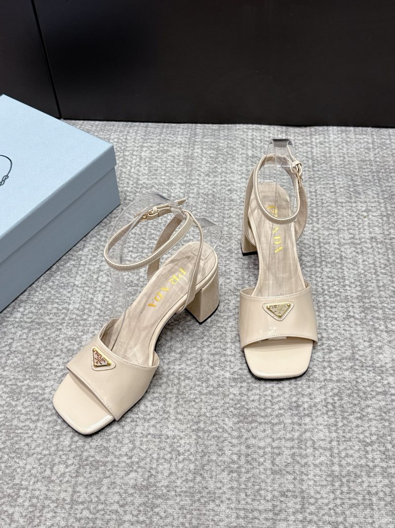Женские босоножки на каблук, бежевый Prada