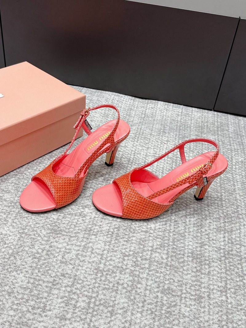 Женские туфли с ремешком на пятку Miu Miu