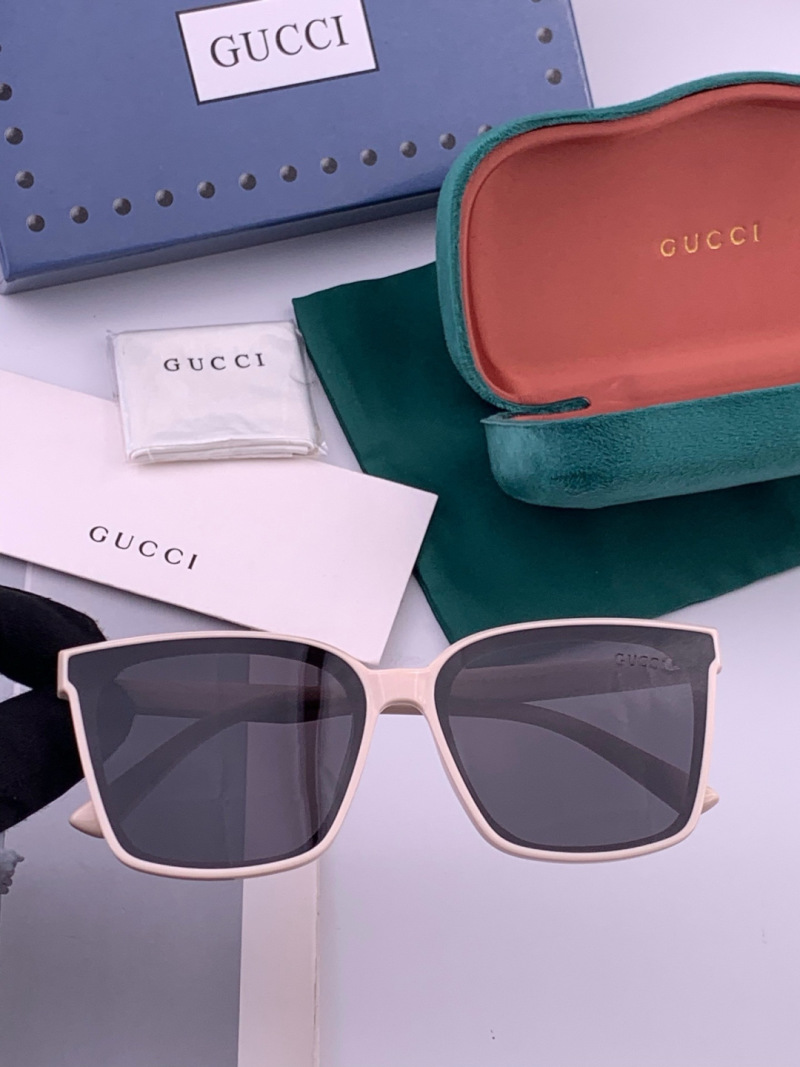 Солнцезащитные очки женские квадратная форма поляризация Gucci