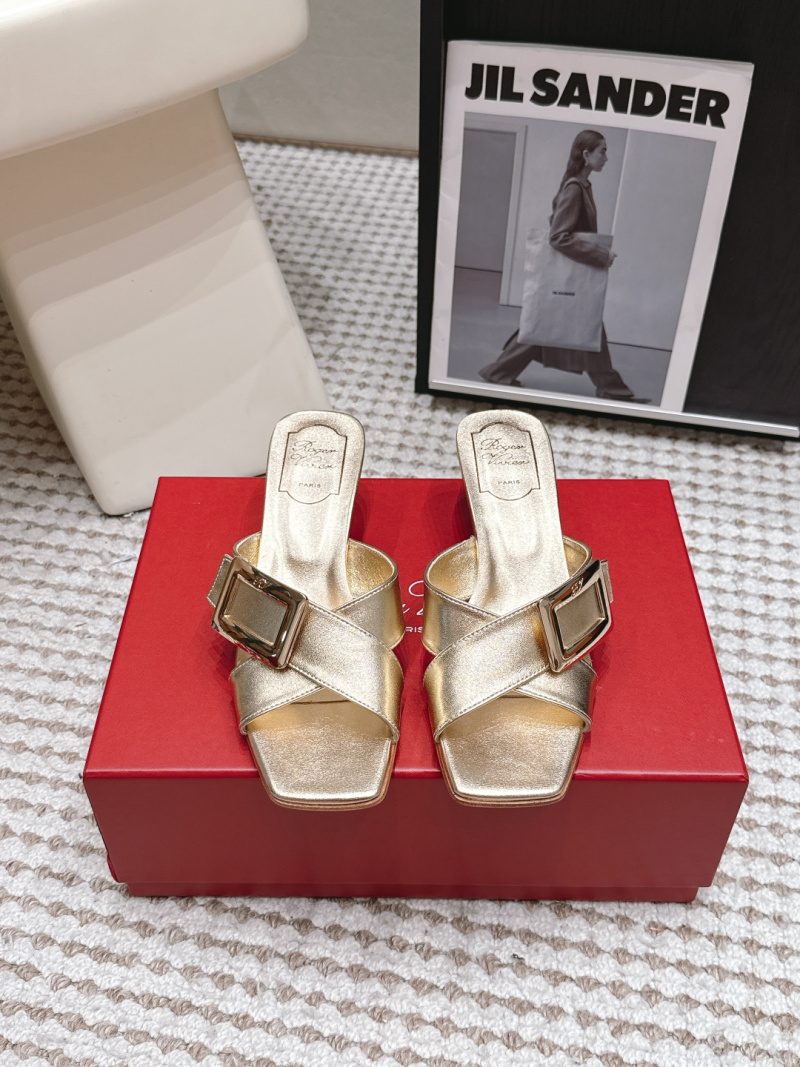 Женские золотые босоножки Roger Vivier с квадратной пряжкой