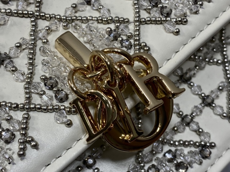 Женская сумка Dior Lady Dior с кристаллами белая