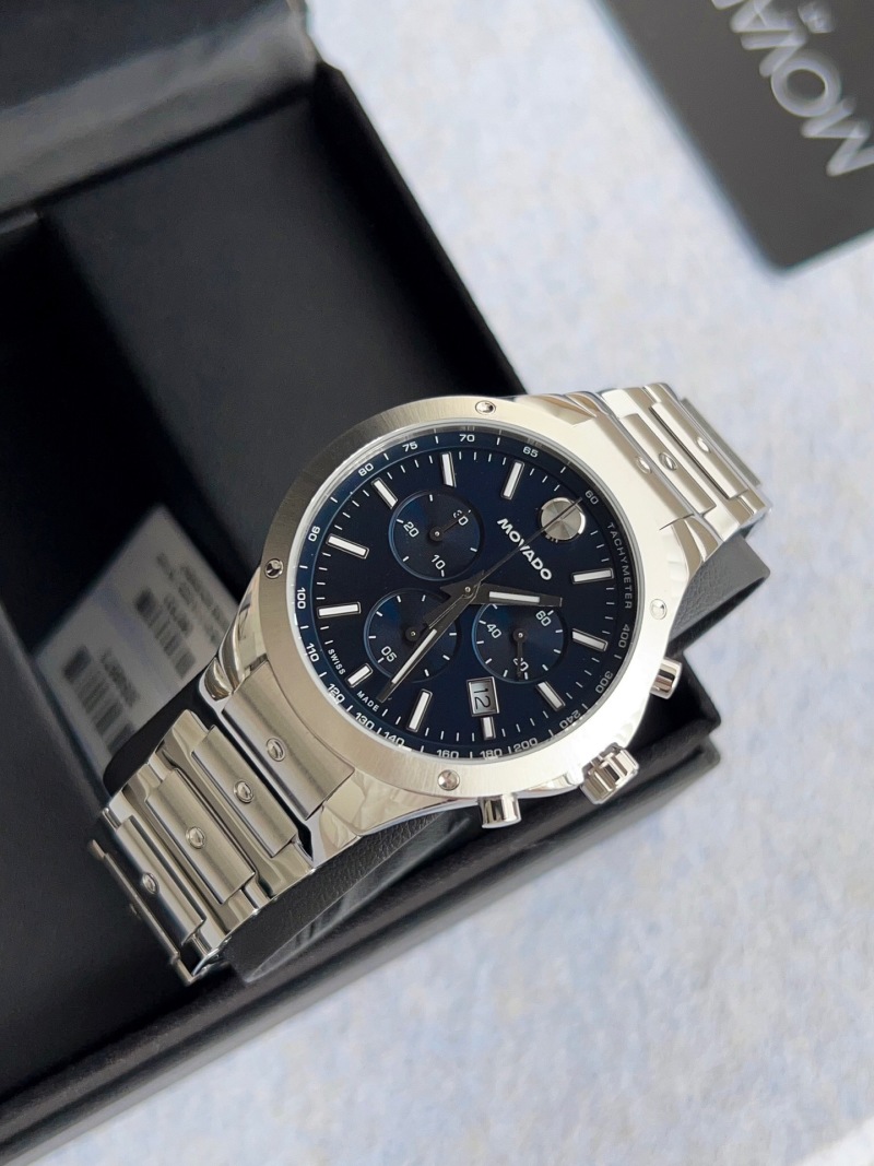 Часы Movado