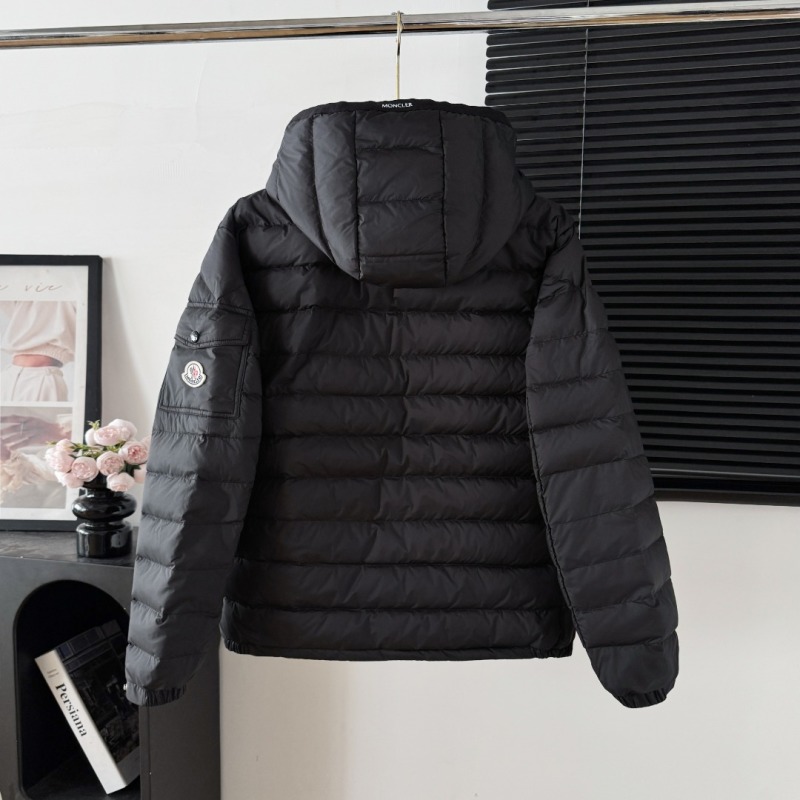 Пуховик Moncler