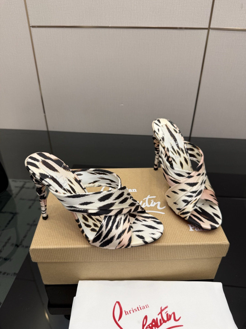 Босоножки Christian Louboutin с принтом