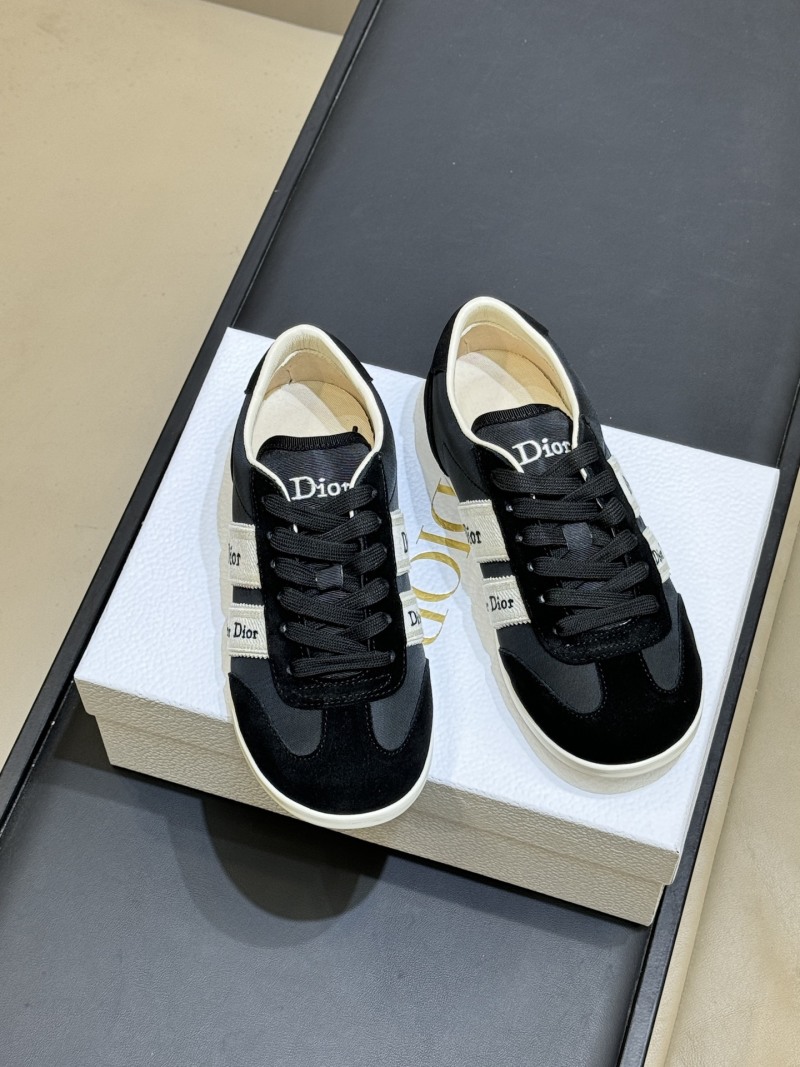 Черные кроссовки Dior с белой полосой