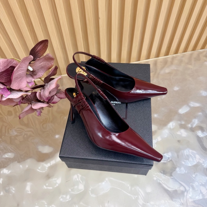 Женские лаковые туфли с ремешком на заднике Saint Laurent