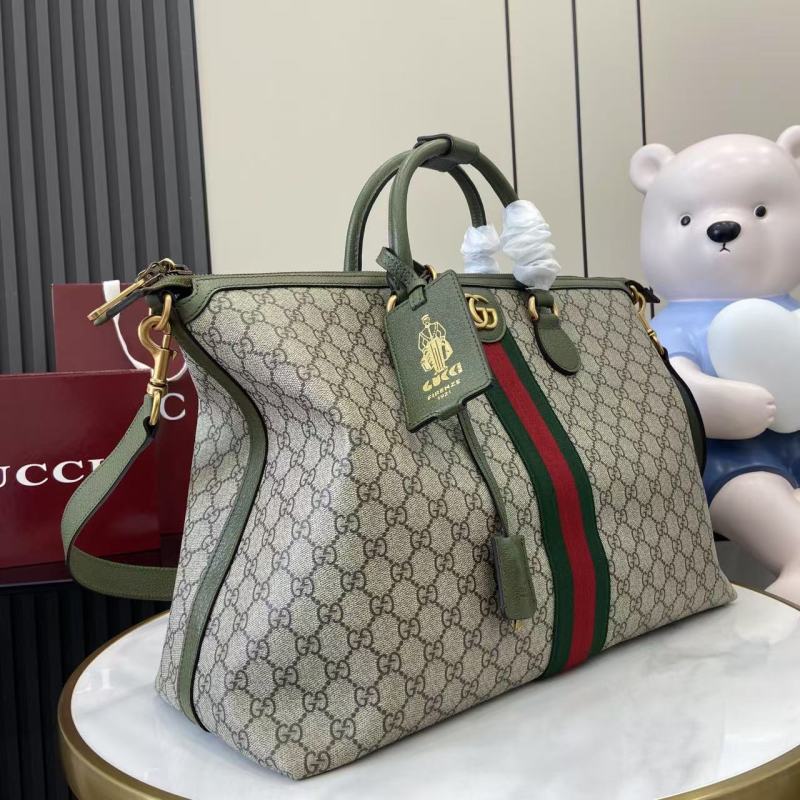 Сумка Gucci с монограммой и зеленой полосой