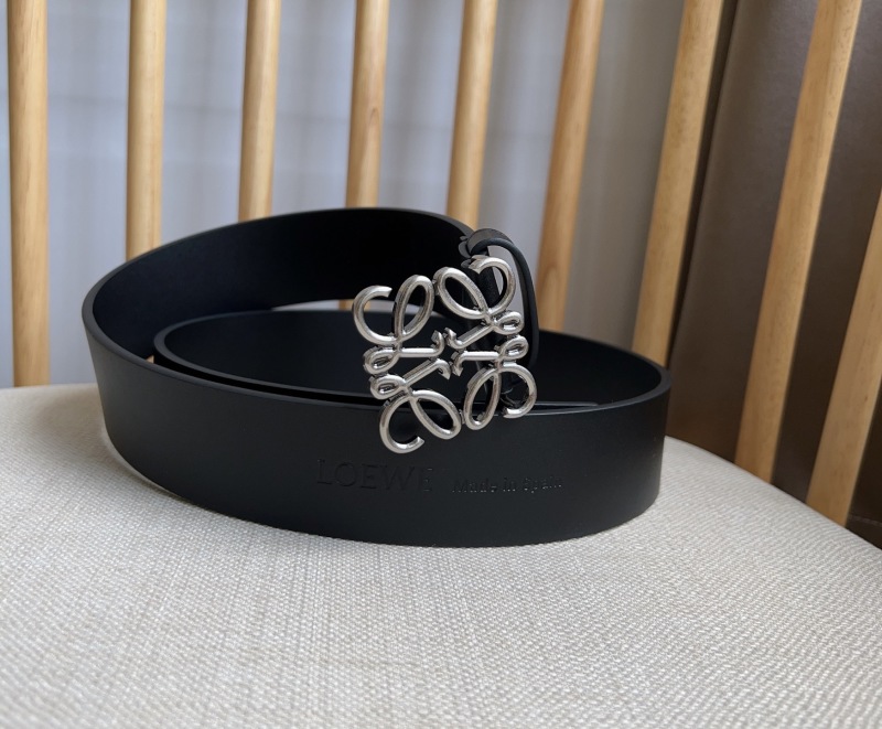 Чёрный кожаный ремень Loewe
