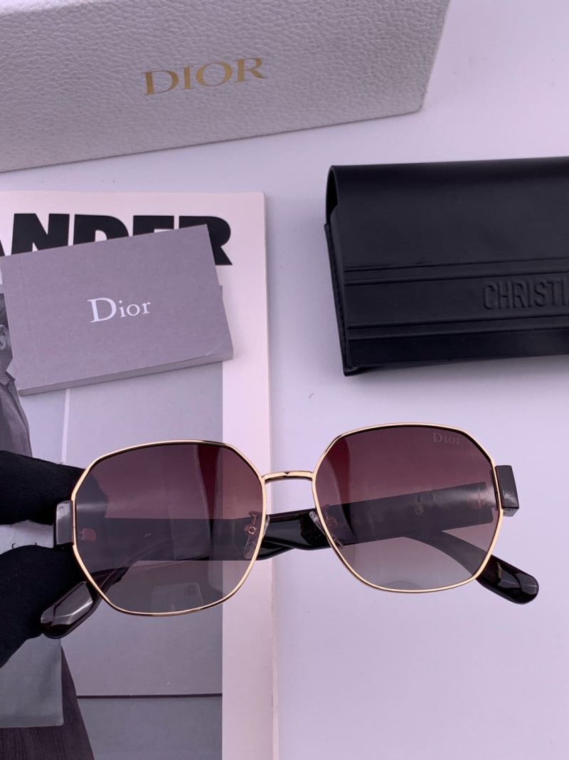 Солнцезащитные очки Dior