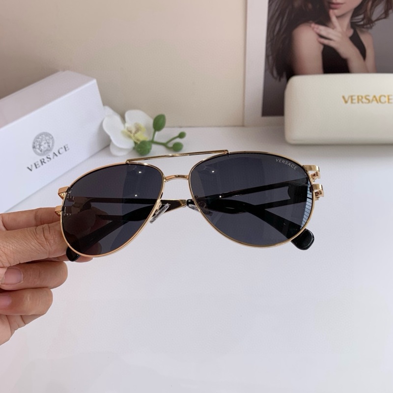 Солнцезащитные очки Versace золотые