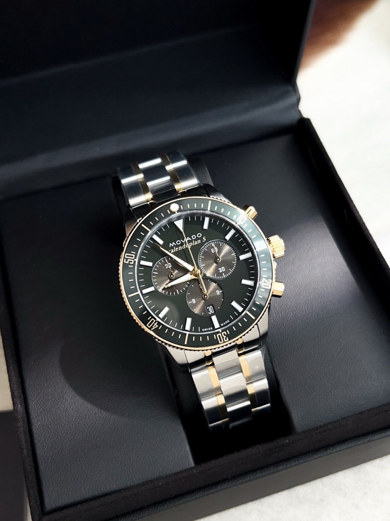 Часы Movado