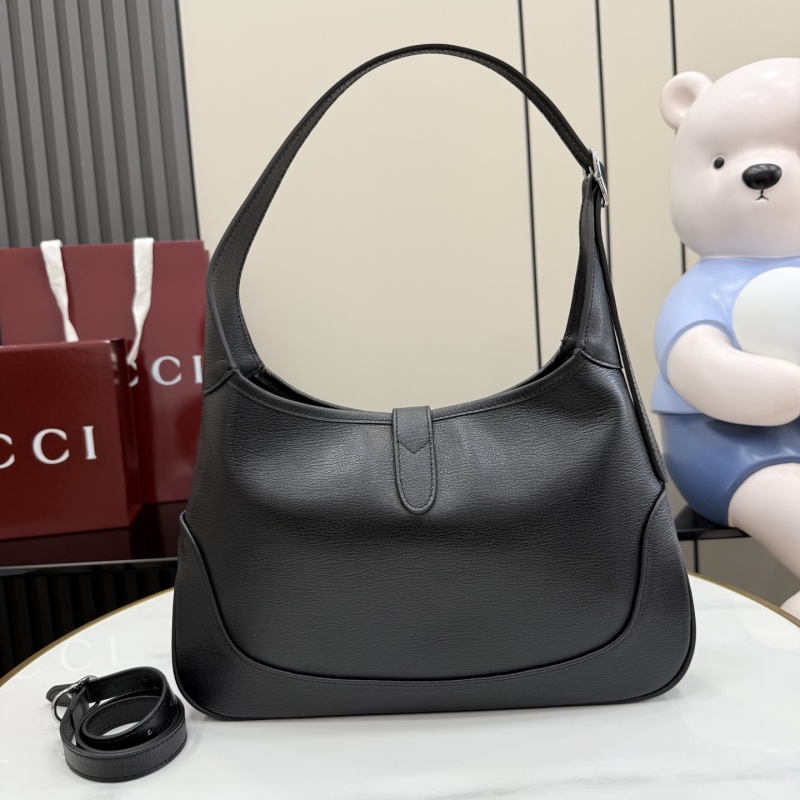 Черная кожаная сумка Gucci с ремешком